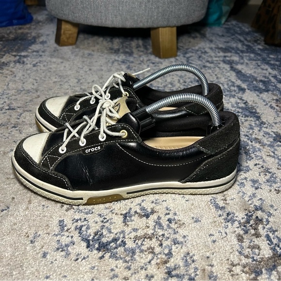 Crocs Black Karlson Lace-Up Gold Shoes Size 7 - Picture 2 of 11